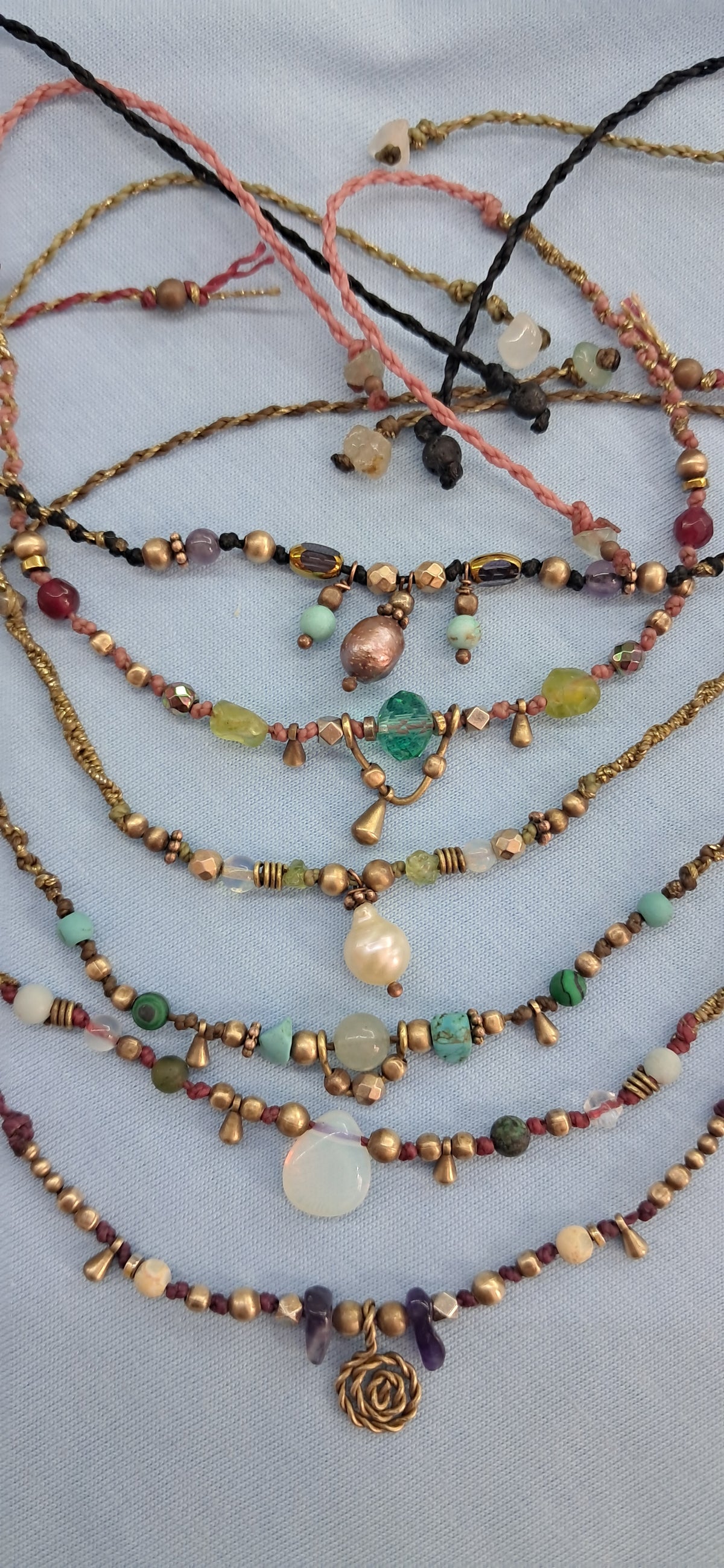 Tobilleras de minerales, hilo encerado