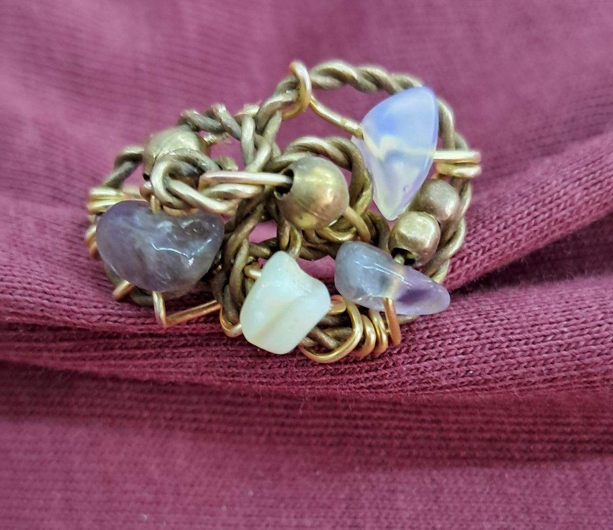anillo artesanal.  de amatista