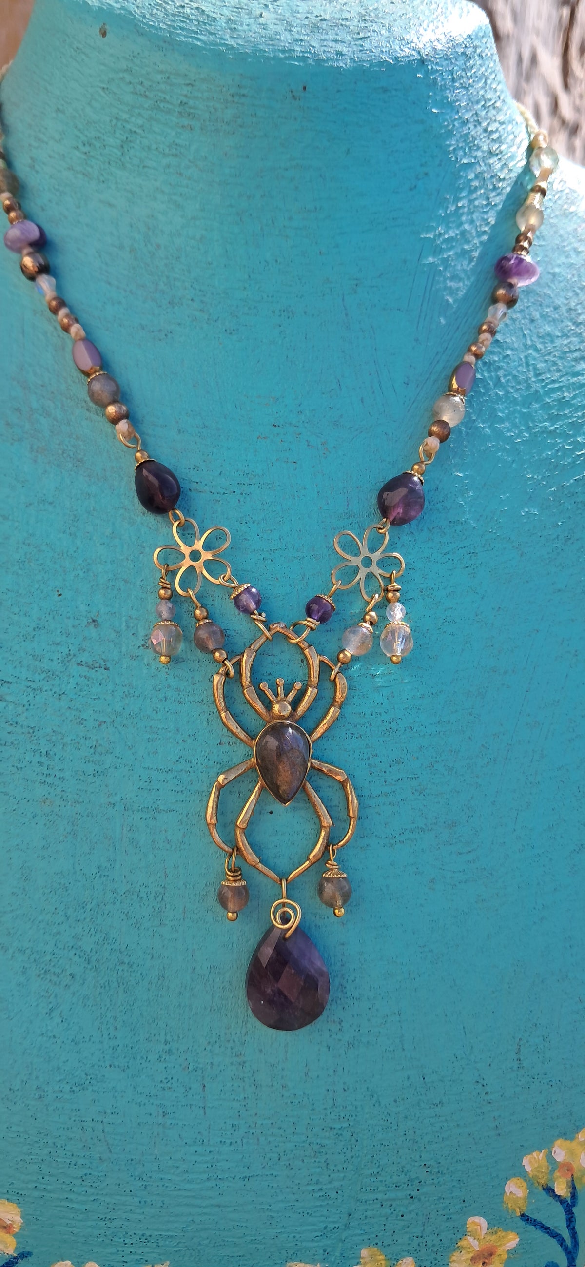 Collar araña artesanal