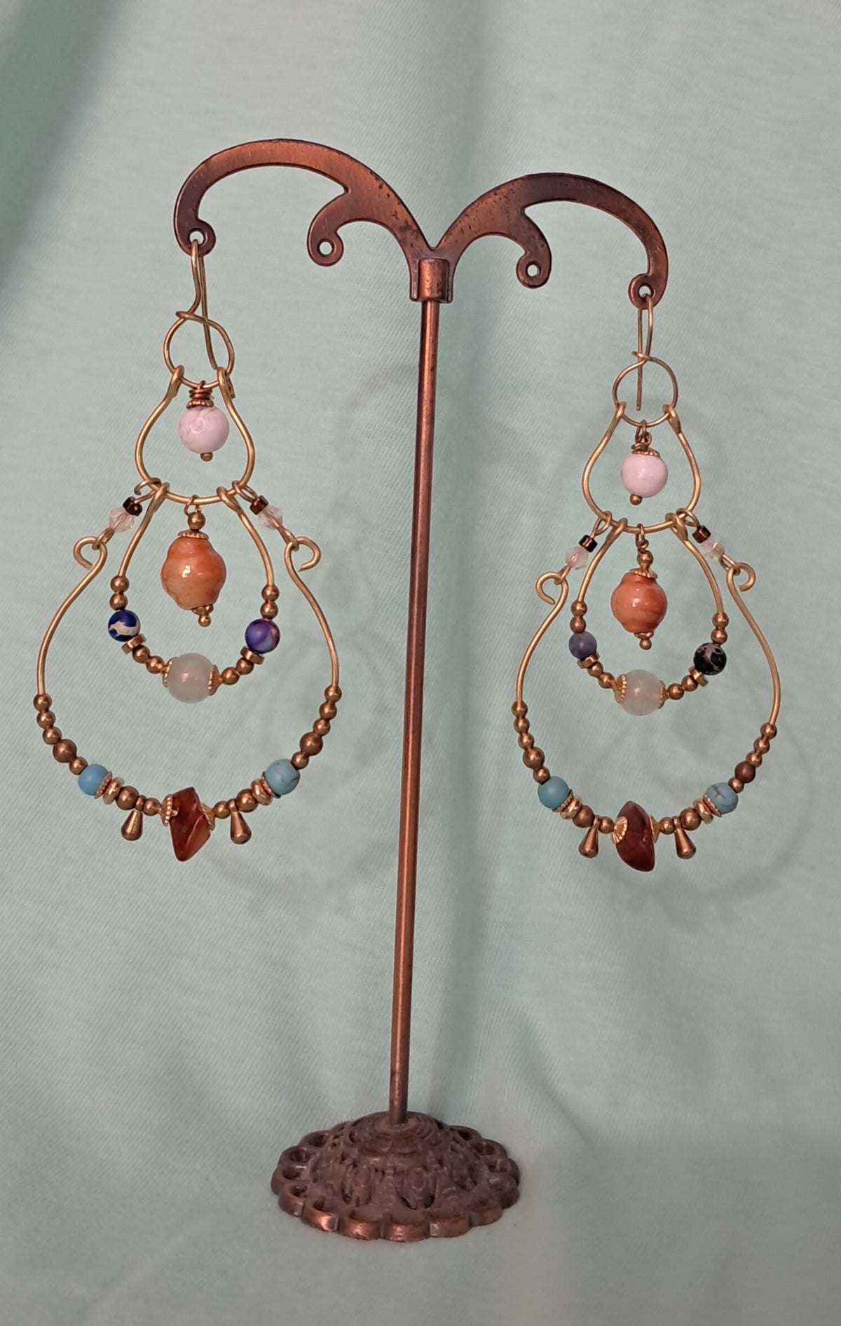Pendientes hechos a mano con minerales