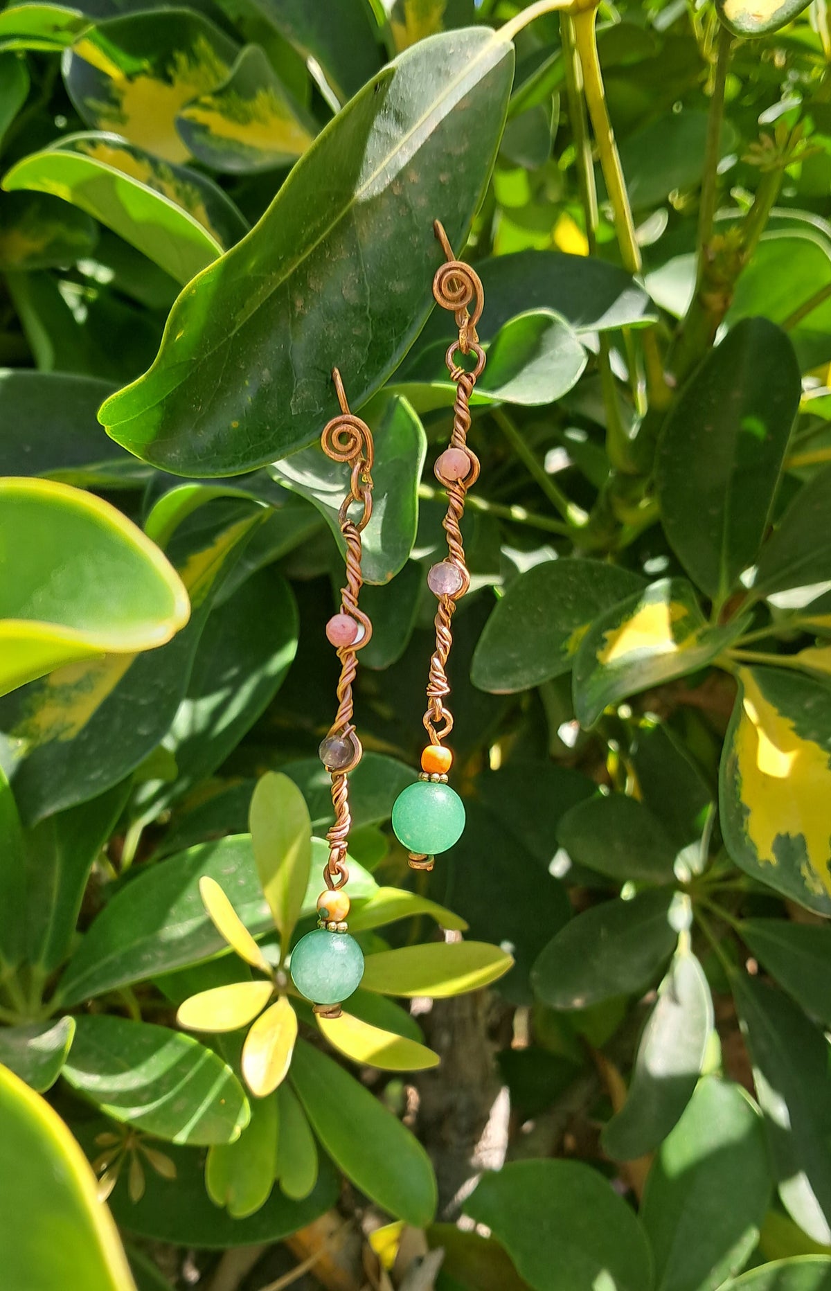 Pendientes de cobre y minerales