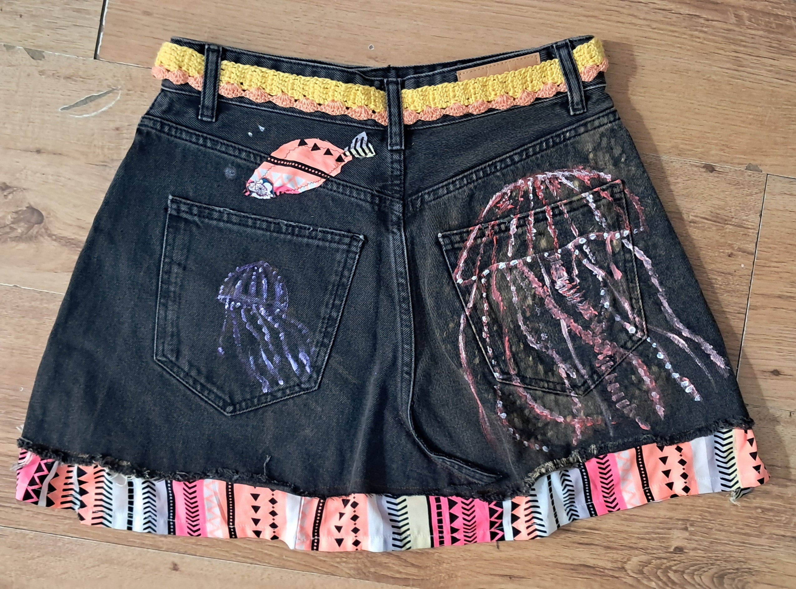 Falda customizada y pintada