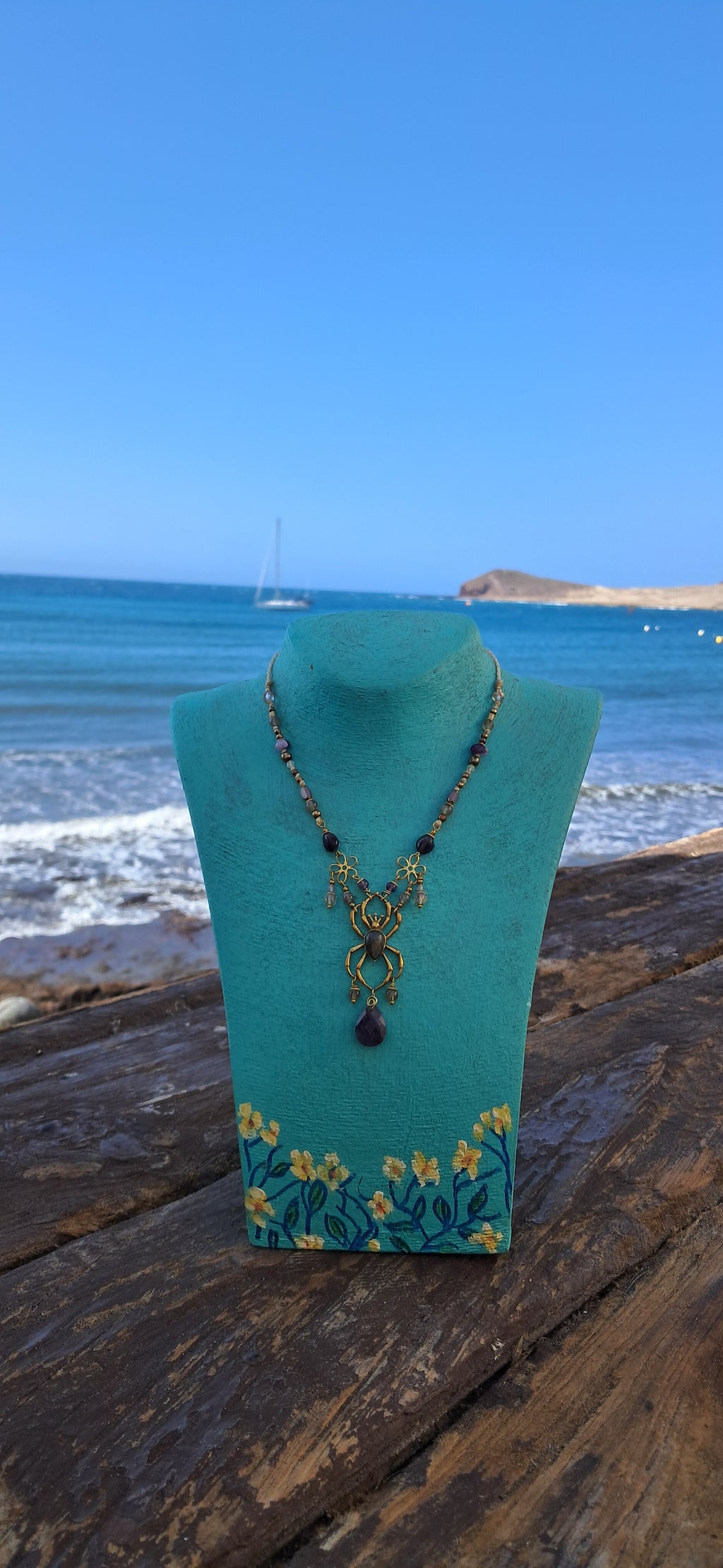 Collar araña artesanal